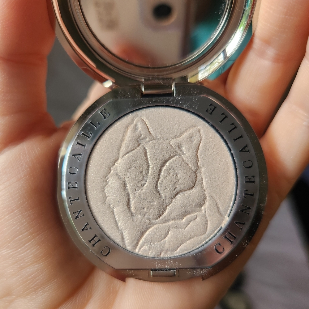 Chantecaille year of the dog face highlighter